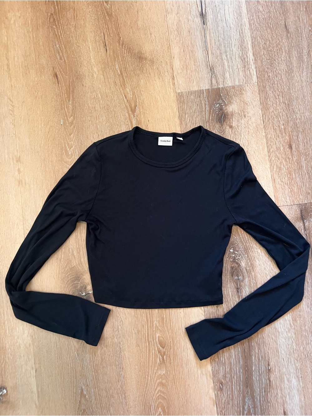 Sunday Best Black Long-Sleeve Cropped Tee - Women Small Aritzia